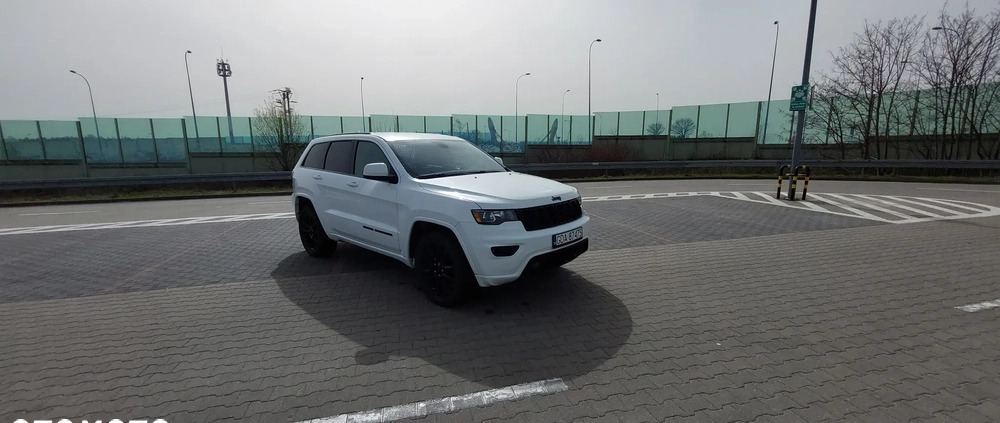 Jeep Grand Cherokee cena 110000 przebieg: 126500, rok produkcji 2019 z Sępopol małe 436